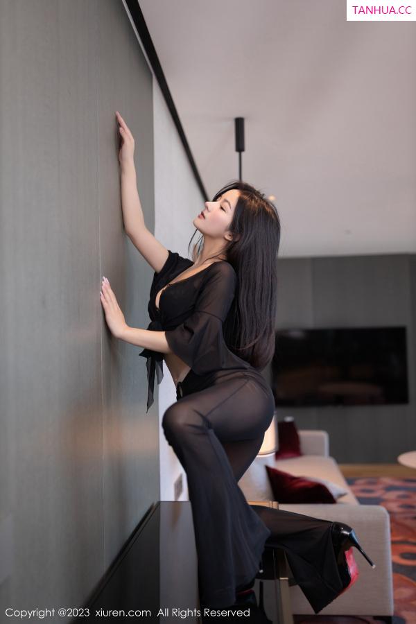   [XiuRen]高清写真图 2023.11.14 No.7660 谭小灵 黑丝美腿第7张图片